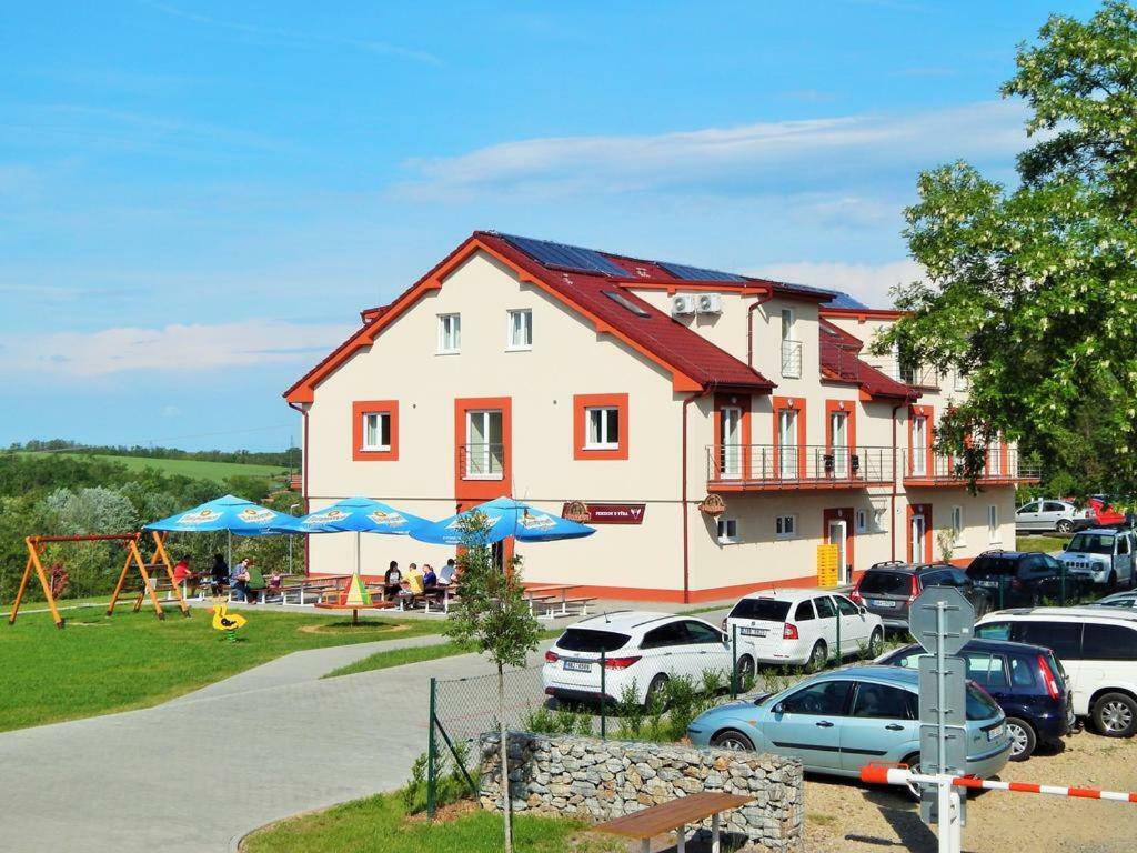 Mobilheim Viktorie Vila Vyrovice Exterior foto